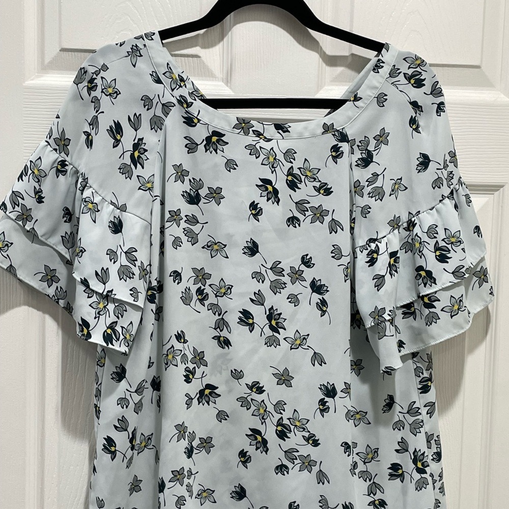 Ladies LOFT blouse size S